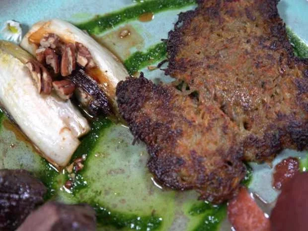 Reh mit Kartoffel-Möhren-Rösti und Chicorée - Rezept - Bild Nr. 2