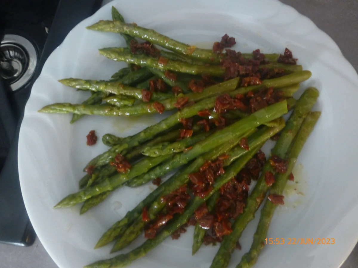 Salat von grünem Spargel und Basilikum - Rezept - Bild Nr. 16649