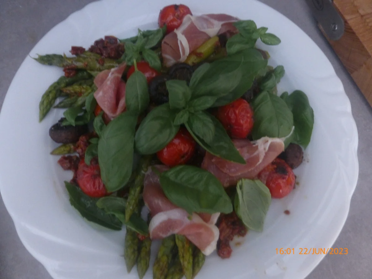 Salat von grünem Spargel und Basilikum - Rezept - Bild Nr. 16650