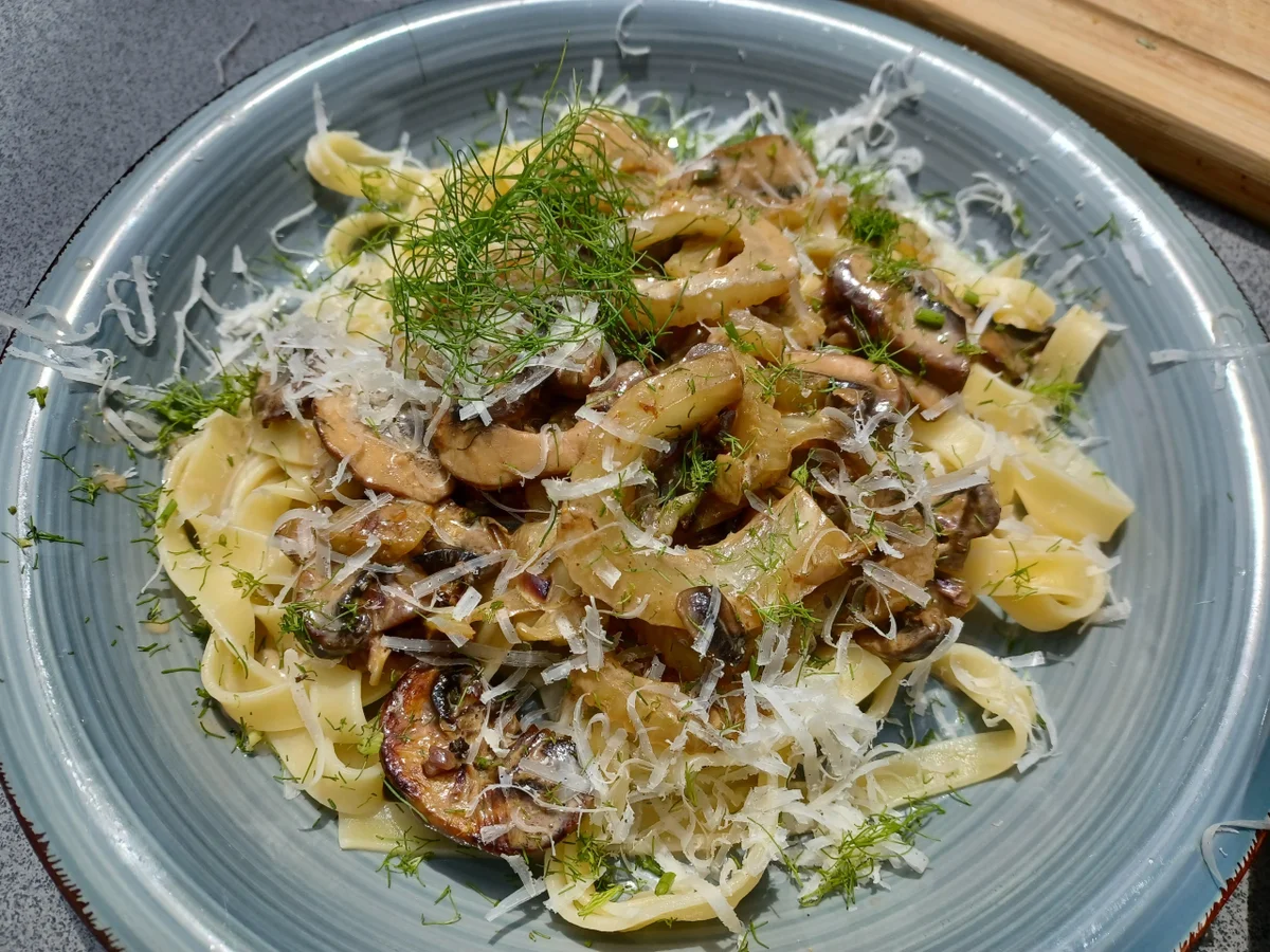 Nudeln in Pilz-Fenchel-Soße - Rezept - Bild Nr. 16663