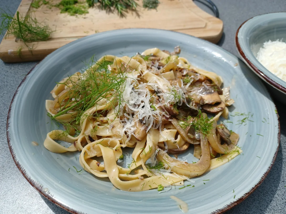 Nudeln in Pilz-Fenchel-Soße - Rezept - Bild Nr. 16664