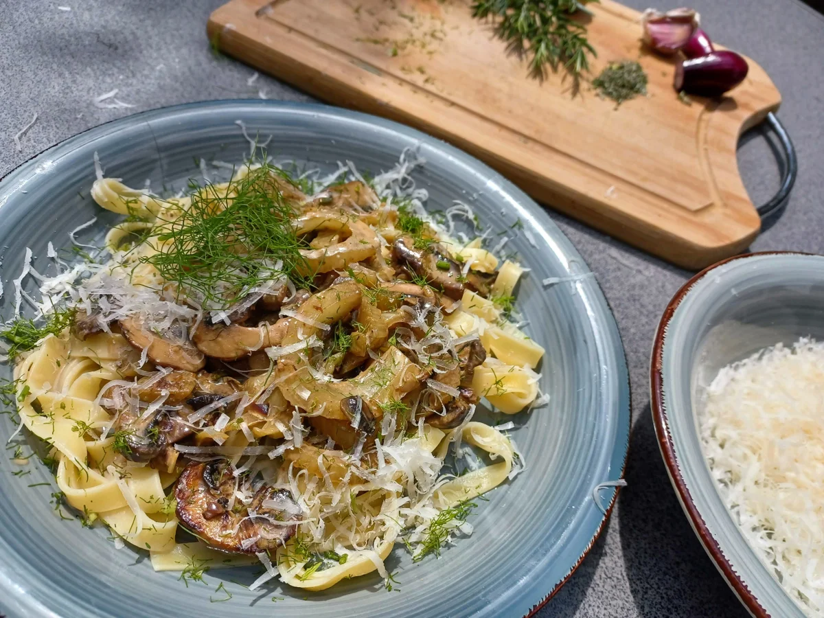 Nudeln in Pilz-Fenchel-Soße - Rezept - Bild Nr. 16665