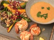 Kokossüppchen mit Tigergarnelen und fruchtigem Salat - Rezept - Bild Nr. 2