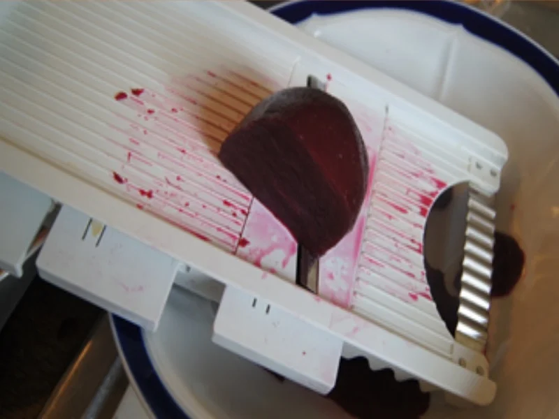 Rezept: Sahne-Heringsfilets mit Rote-Bete-Salat und Pellkartoffeln Bild Nr. 6 Sahne-Heringsfilets mit Rote-Bete-Salat und Pellkartoffeln - Rezept - Bild Nr. 6