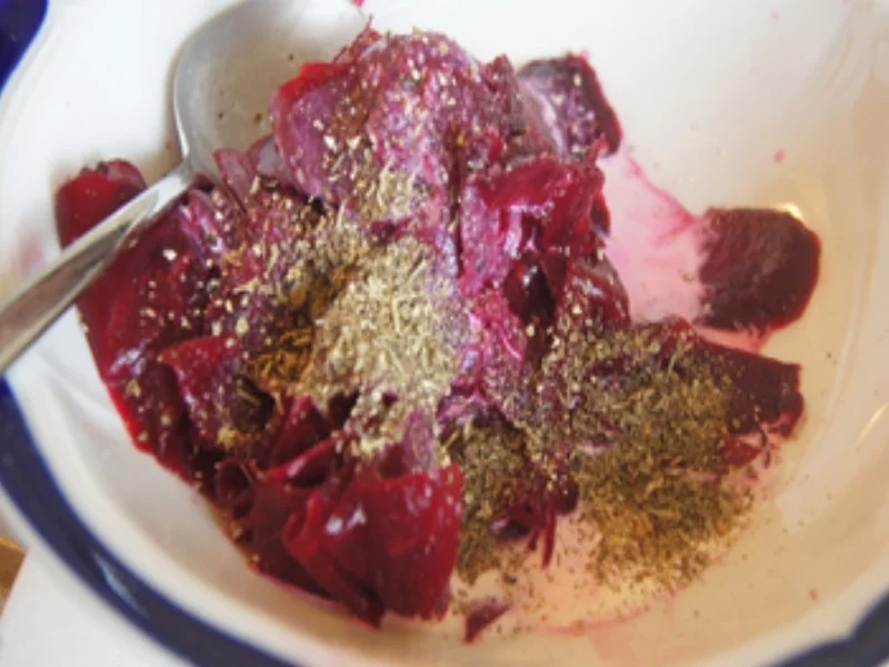 Rezept: Sahne-Heringsfilets mit Rote-Bete-Salat und Pellkartoffeln Bild Nr. 7 Sahne-Heringsfilets mit Rote-Bete-Salat und Pellkartoffeln - Rezept - Bild Nr. 7