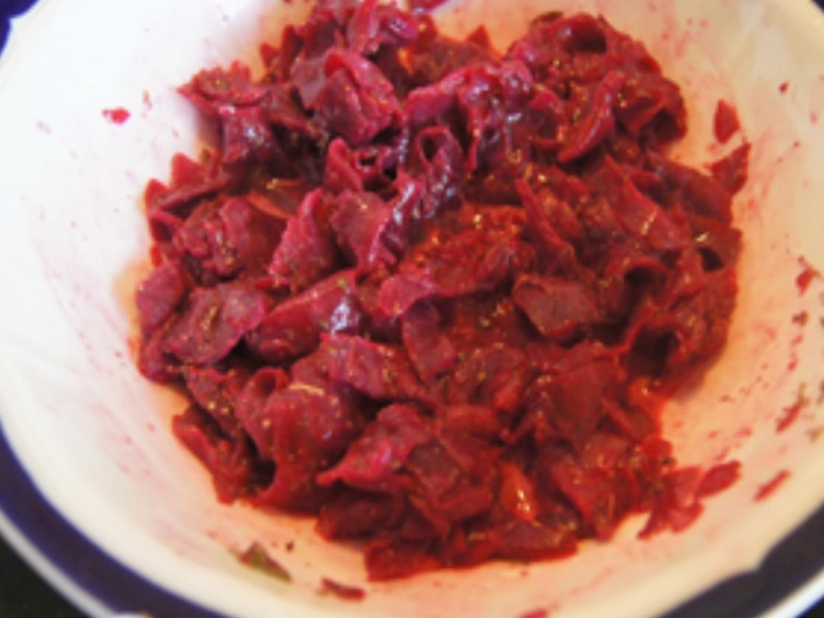 Sahne-Heringsfilets mit Rote-Bete-Salat und Pellkartoffeln - Rezept - Bild Nr. 8