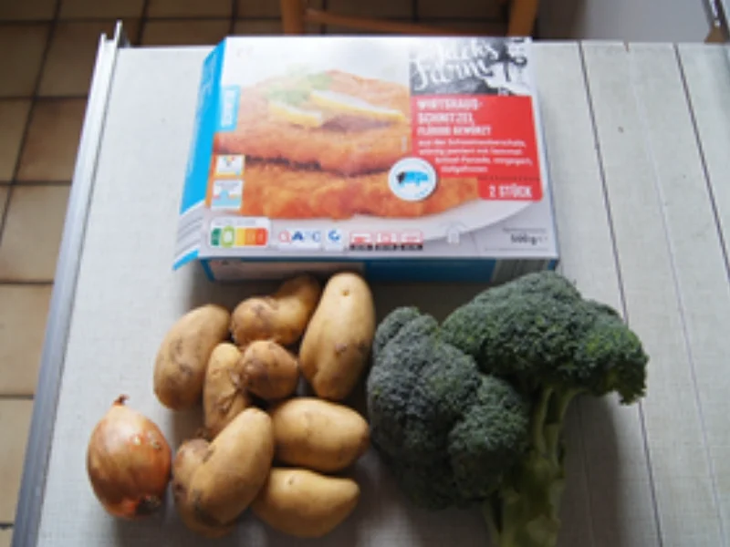 Riesen-Schnitzel mit Brokkoli und Kartoffelstampf - Rezept - Bild Nr. 16654