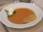 Röstpaprikasuppe mit dreierlei Brote und Parmesanchip - Rezept - Bild Nr. 2