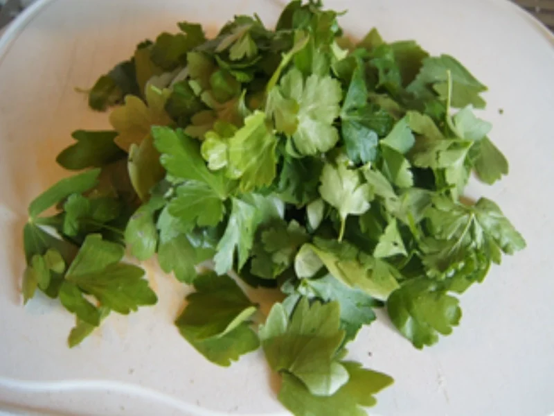 Spargel mit Kräutersauce, Krustenbraten, Kochschinken und Kartoffelpilzen - Rezept - Bild Nr. 8