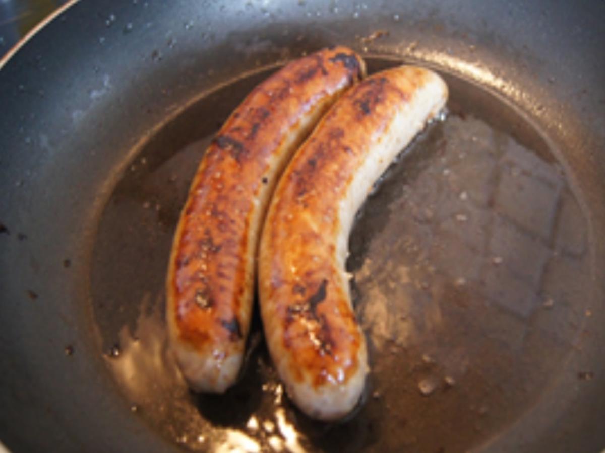 Bratwurst mit Kohlrabi-Gemüse - Rezept - kochbar.de