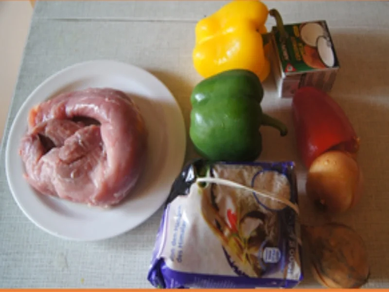 Schweinefiletstreifen mit Paprika-Zwiebel-Streifen im Wok mit gelben Basmatireis - Rezept - Bild Nr. 3