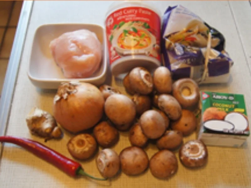 Rezept: Rotes Hähnchencurry mit Champignons und Basmatireis Bild Nr. 16655 Rotes Hähnchencurry mit Champignons und Basmatireis - Rezept - Bild Nr. 16655