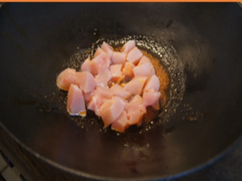 Rezept: Rotes Hähnchencurry mit Champignons und Basmatireis Bild Nr. 16661 Rotes Hähnchencurry mit Champignons und Basmatireis - Rezept - Bild Nr. 16661