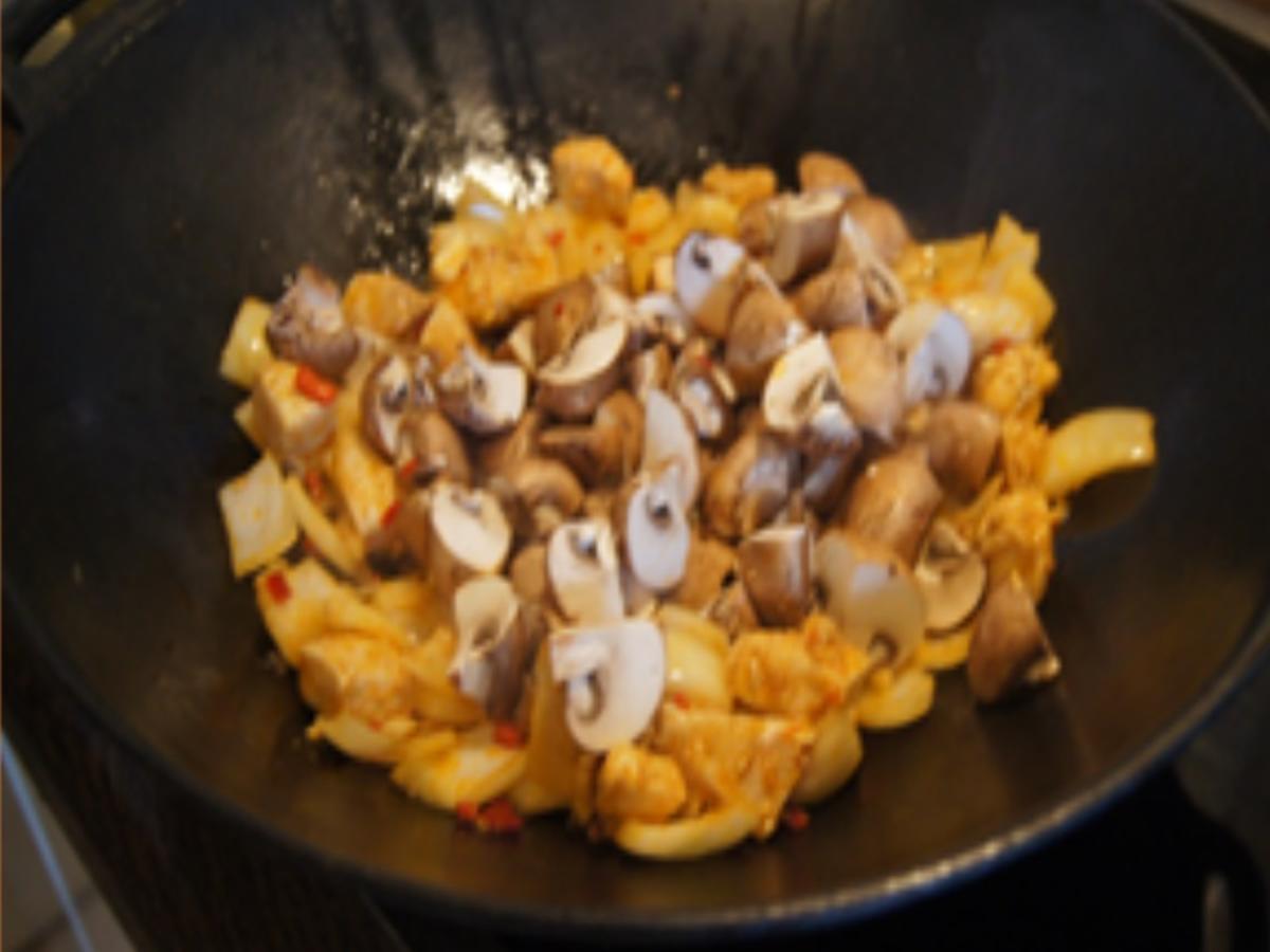 Rotes Hähnchencurry mit Champignons und Basmatireis - einfach - von MausVoh