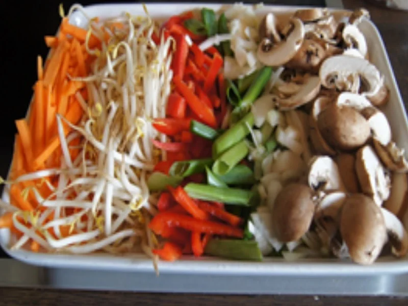 Gebratener Reis mit Hähnchenfleisch und Gemüse - Rezept - Bild Nr. 16656