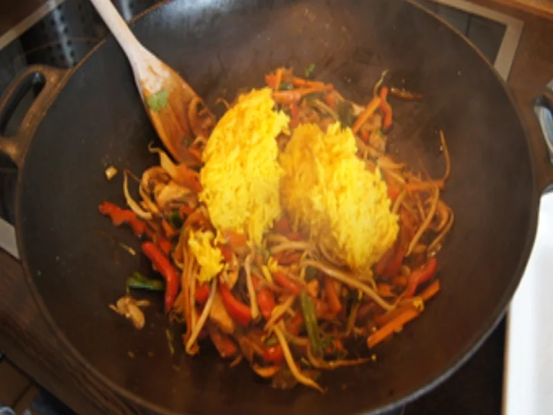 Gebratener Reis mit Hähnchenfleisch und Gemüse - Rezept - Bild Nr. 16662