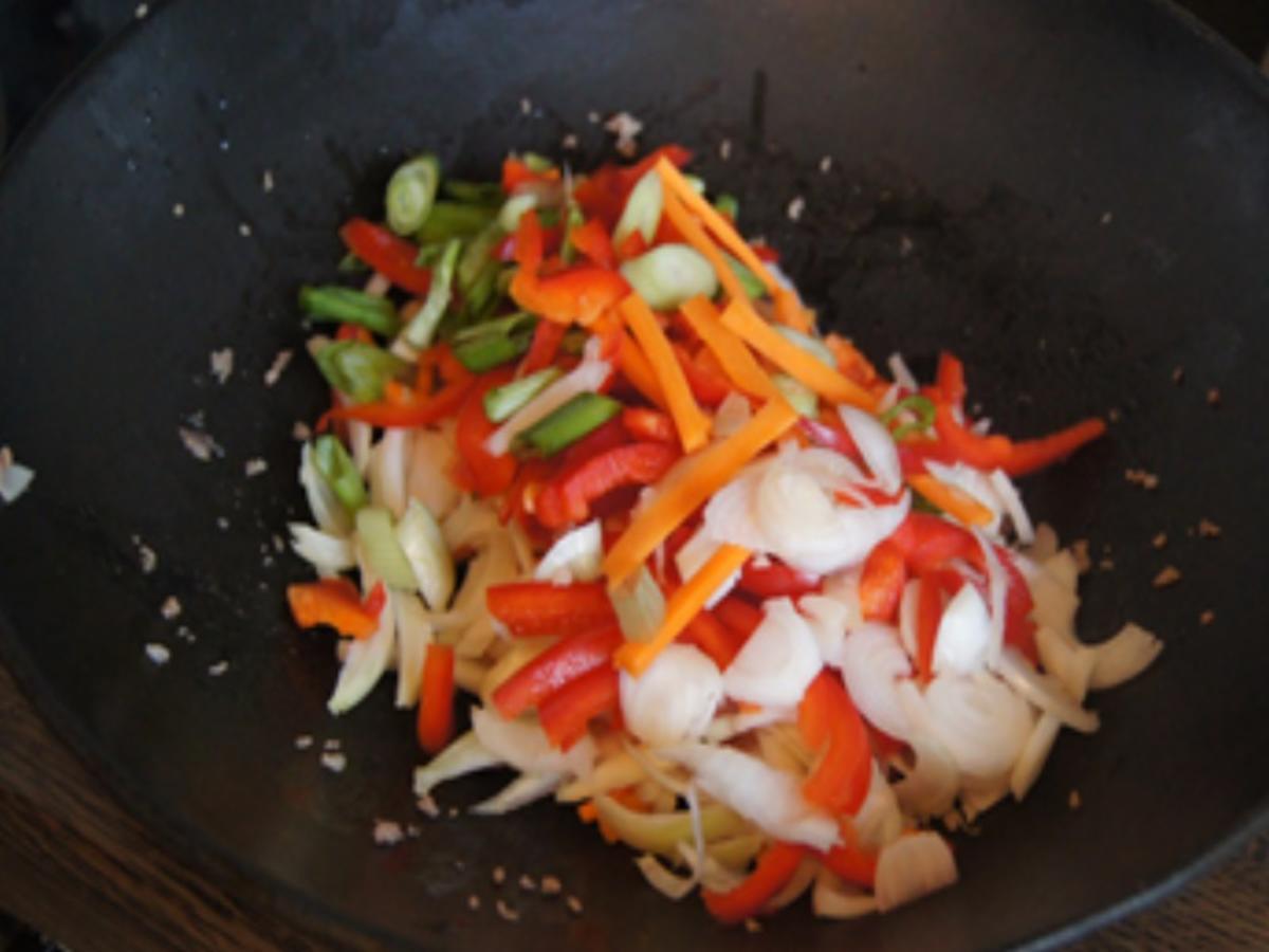 Mie Nudeln mit Hackfleisch und buntem Gemüse - einfach - von MausVoh