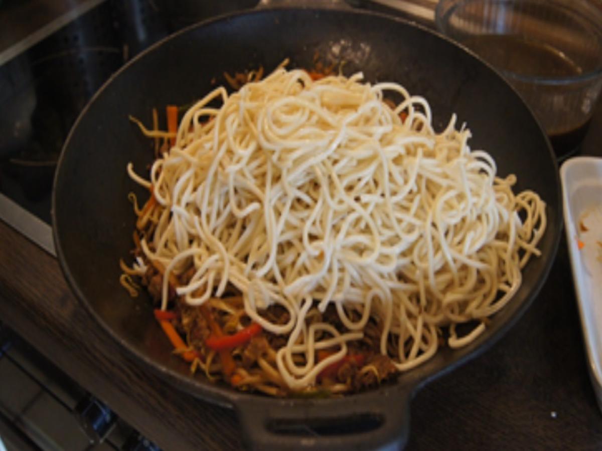 Mie Nudeln mit Hackfleisch und buntem Gemüse - einfach - von MausVoh