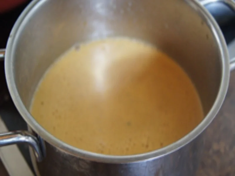 Schweinenackenbraten mit Sauce, Spargel und Drillingen - Rezept - Bild Nr. 16661