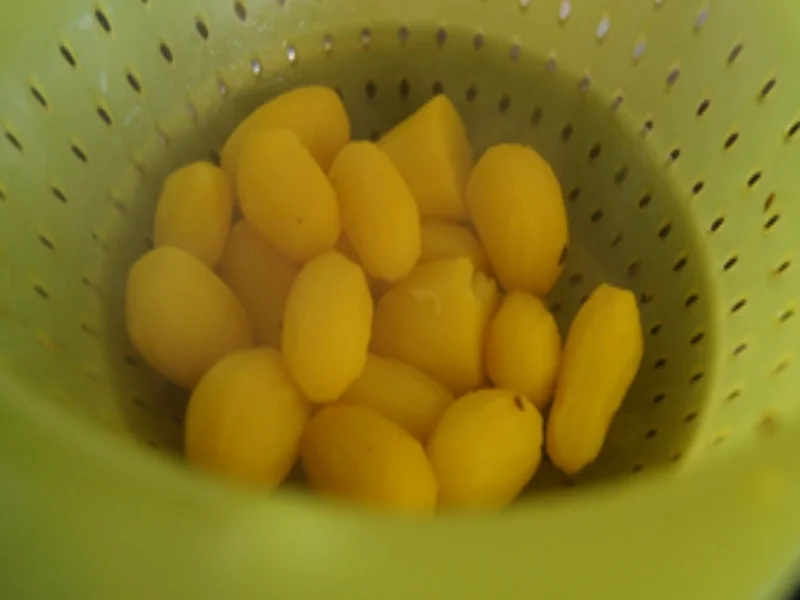 Schweinenackenbraten mit Sauce, Spargel und Drillingen - Rezept - Bild Nr. 16667