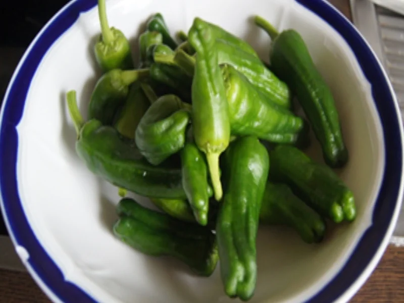 Rezept: Paprika-Nackensteak mit Bratpaprika, pikanten Frischkäse und Bauernbrot Bild Nr. 4 Paprika-Nackensteak mit Bratpaprika, pikanten Frischkäse und Bauernbrot - Rezept - Bild Nr. 4