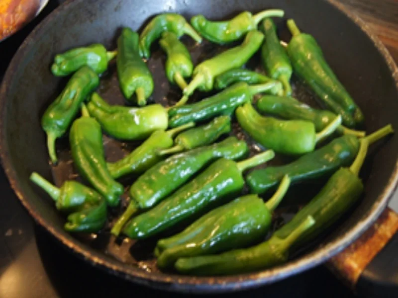 Rezept: Paprika-Nackensteak mit Bratpaprika, pikanten Frischkäse und Bauernbrot Bild Nr. 5 Paprika-Nackensteak mit Bratpaprika, pikanten Frischkäse und Bauernbrot - Rezept - Bild Nr. 5