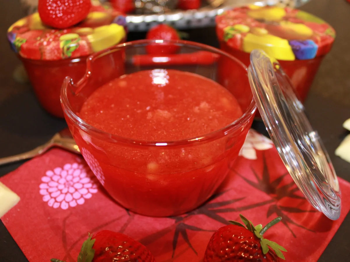 Erdbeerkonfitüre mit weißer Schokolade - Rezept - Bild Nr. 2