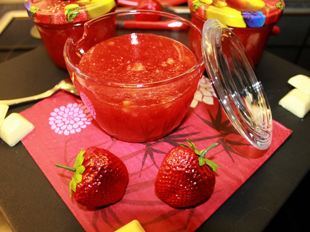 Erdbeerkonfitüre mit weißer Schokolade - Rezept - Bild Nr. 3