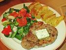 Gegrillte Nackenscheiben mit Thymian-Kartoffelecken - Rezept - Bild Nr. 16701