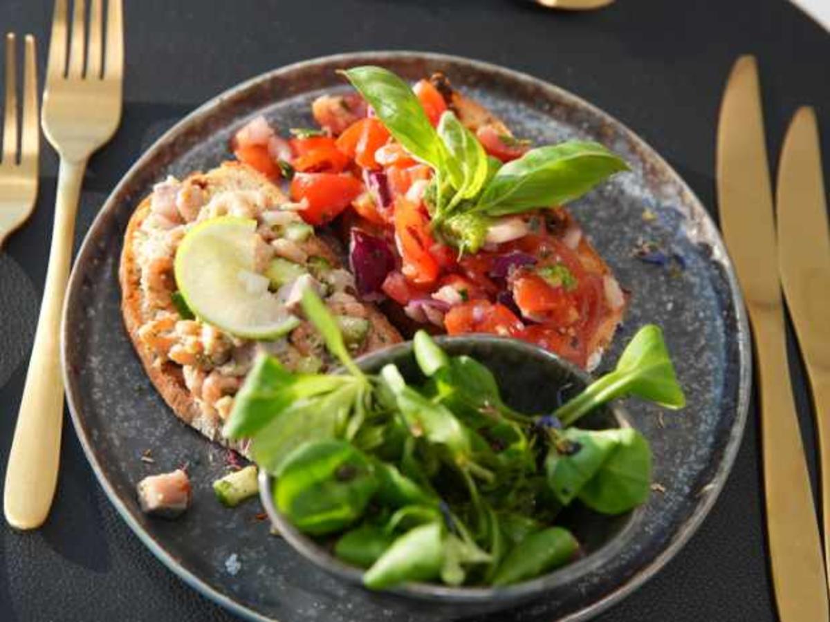 Ciabatta mit Pesto und zweierlei Topping - einfach - von Das perfekte ...