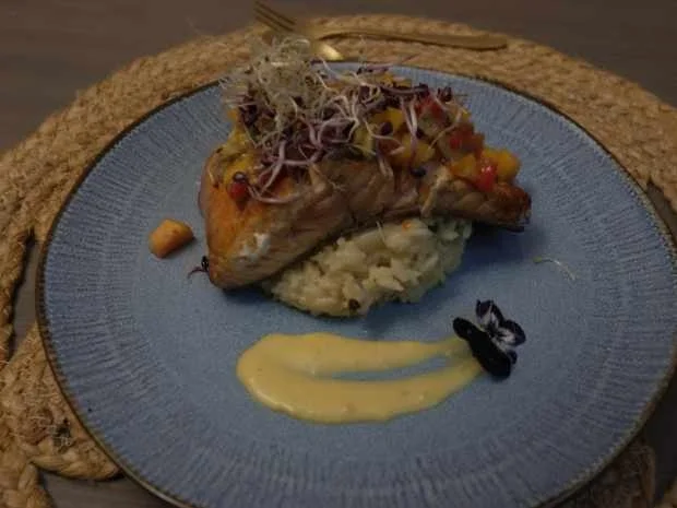 Rezept: Orangen-Lachs mit Avocado-Nektarinen-Mango-Chili-Salsa Bild Nr. 16701 Orangen-Lachs mit Avocado-Nektarinen-Mango-Chili-Salsa - Rezept - Bild Nr. 16701