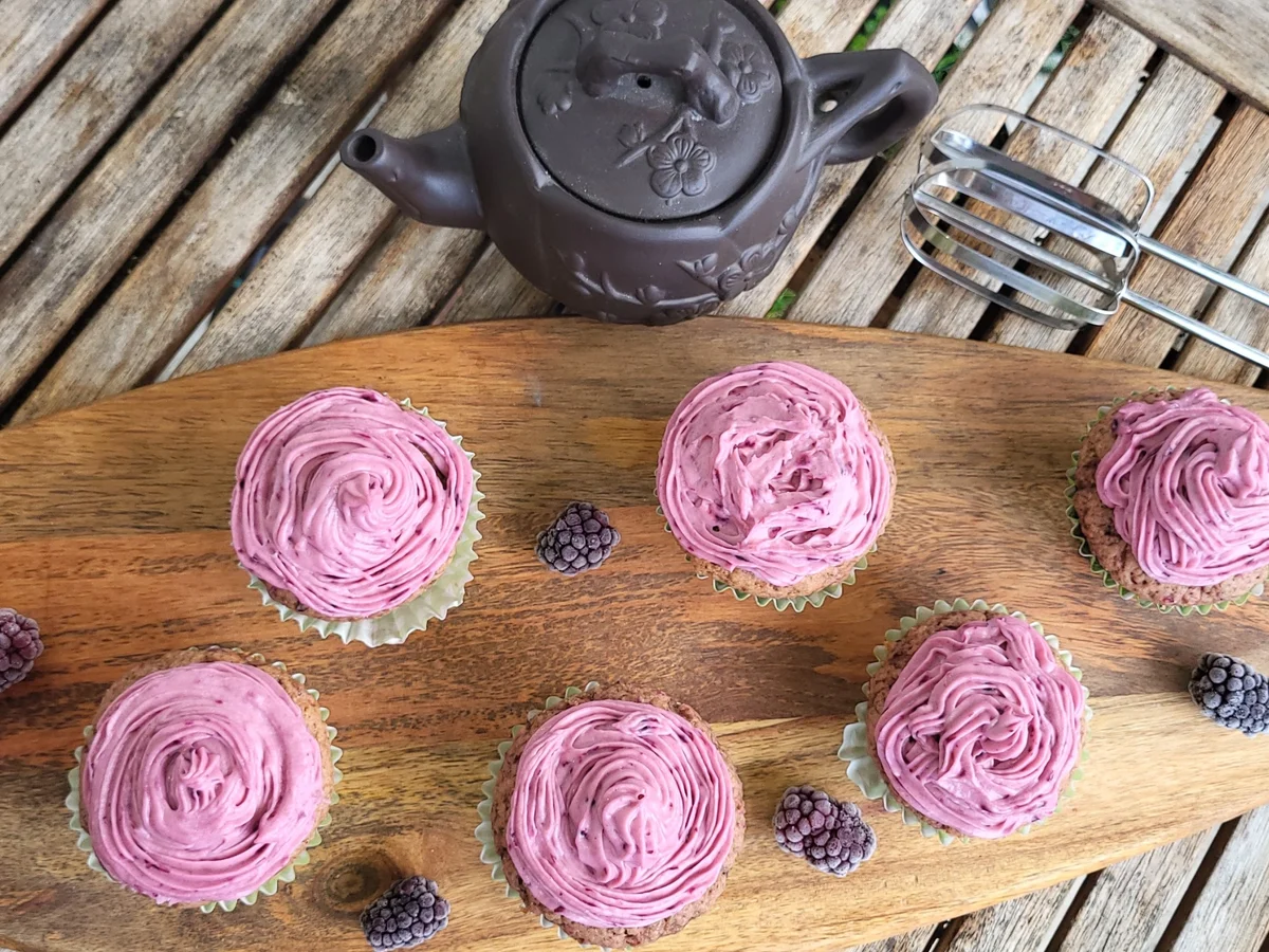 Rezept: BiNe` S BROMBEER - CUPCAKES Bild Nr. 16708 BiNe` S BROMBEER - CUPCAKES - Rezept - Bild Nr. 16708