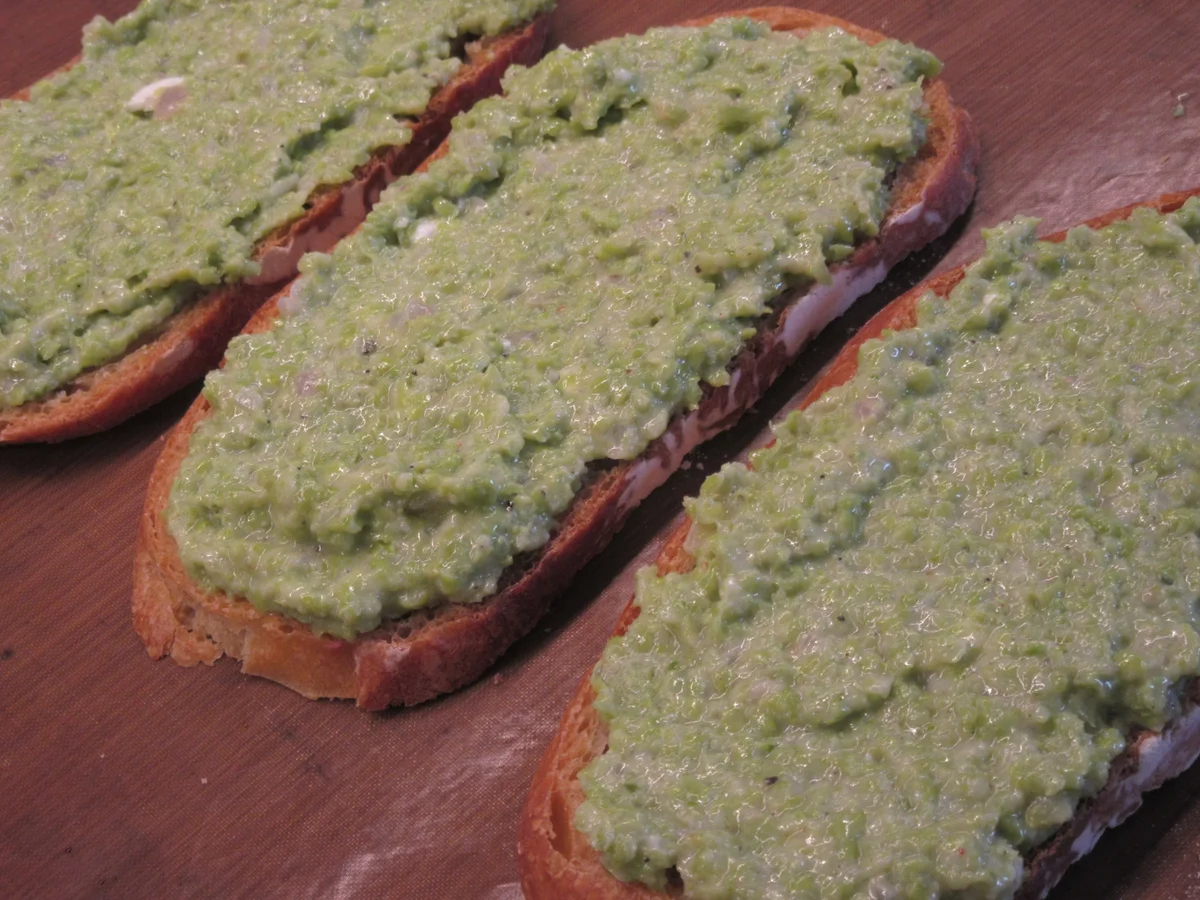 Rezept: Pikantes Backen: Crostini di Piselli Bild Nr. 16704 Pikantes Backen: Crostini di Piselli - Rezept - Bild Nr. 16704