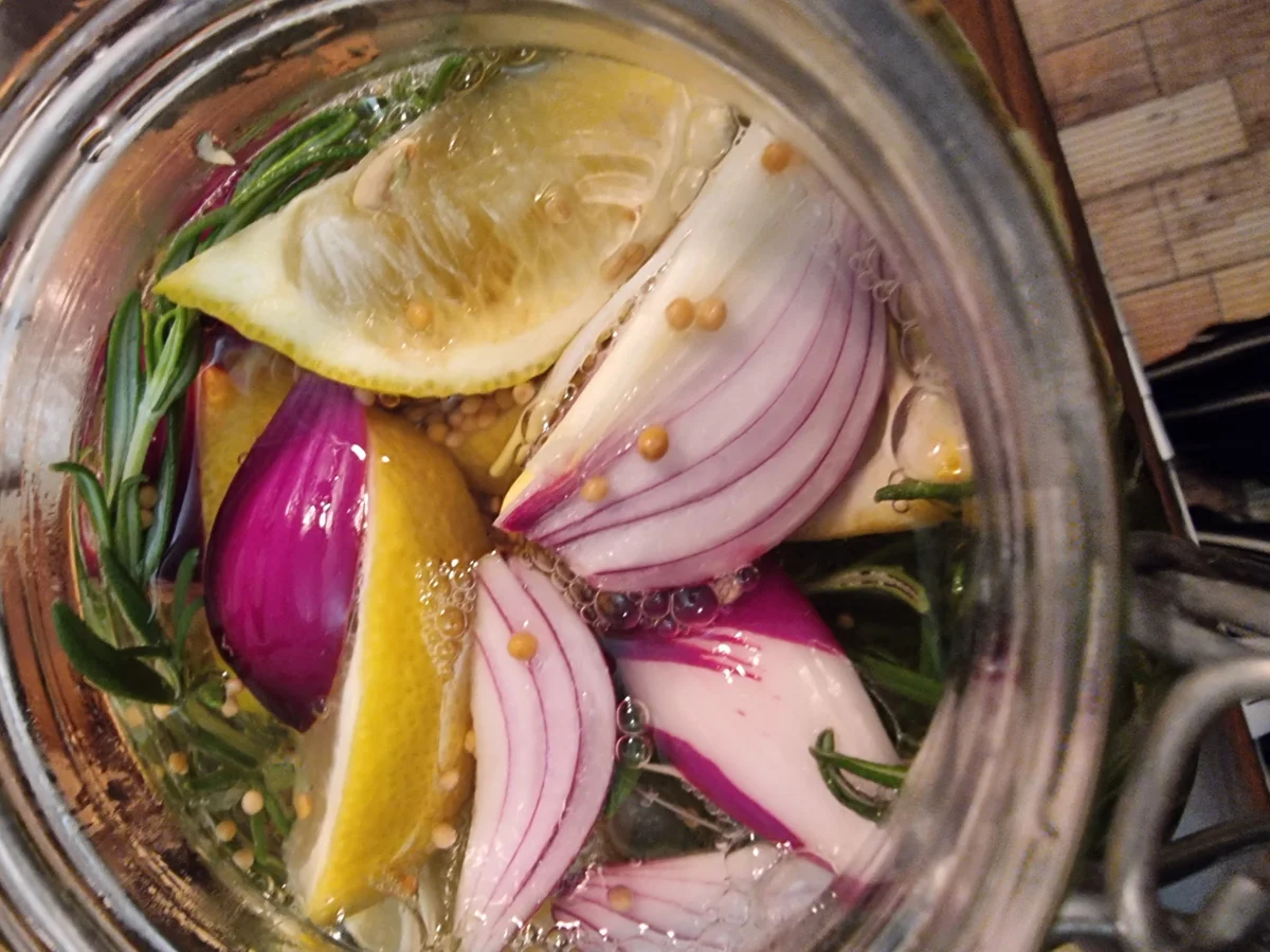 Rezept: Eingelegte Rosmarin-Gurken Bild Nr. 16707 Eingelegte Rosmarin-Gurken - Rezept - Bild Nr. 16707