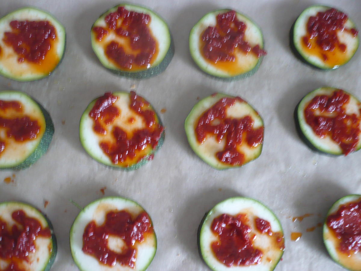 Überbackene Zucchinischeiben - Rezept mit Bild - kochbar.de