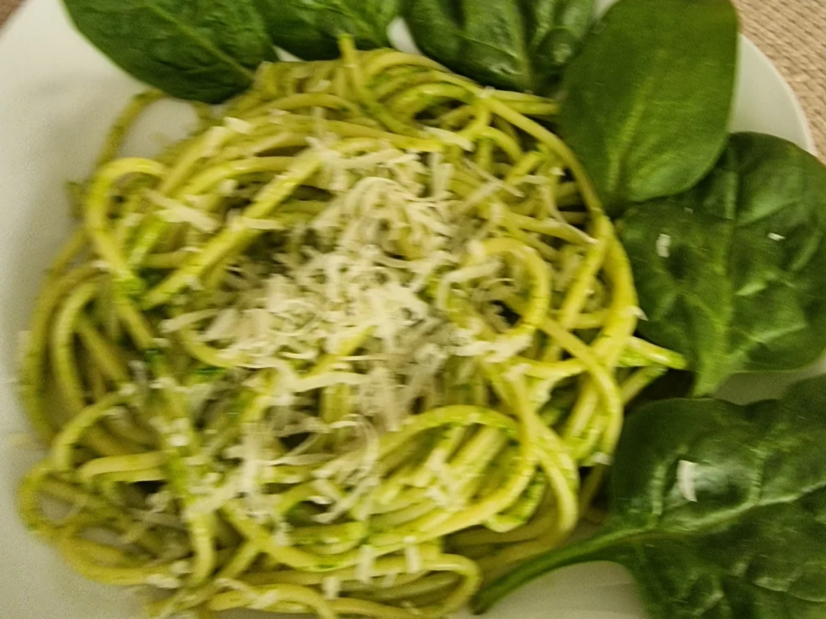 Spaghetti mit Spinat-Pesto - Rezept - Bild Nr. 16701