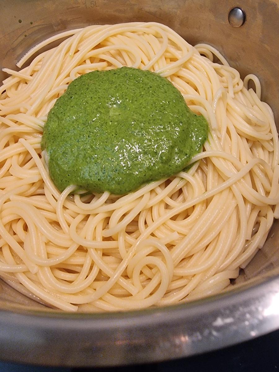 Spaghetti mit Spinat-Pesto - Rezept - Bild Nr. 16711