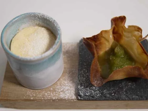 Topfensoufflee, Eis und selbstgemachte Waffel - Rezept - Bild Nr. 2