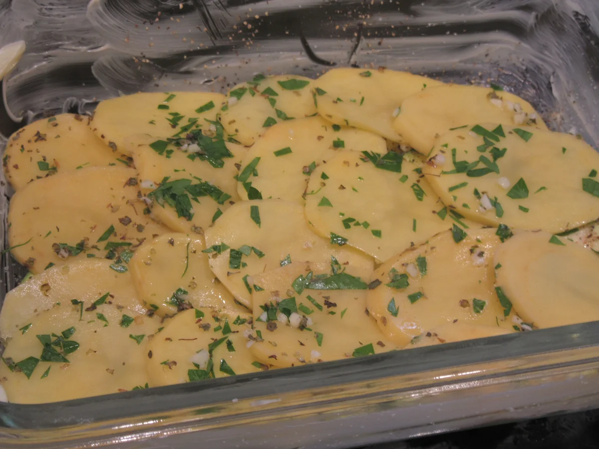 Rezept: Auflauf: Kartoffel-Gemüse-Auflauf mit Lachs Bild Nr. 16706 Auflauf: Kartoffel-Gemüse-Auflauf mit Lachs - Rezept - Bild Nr. 16706