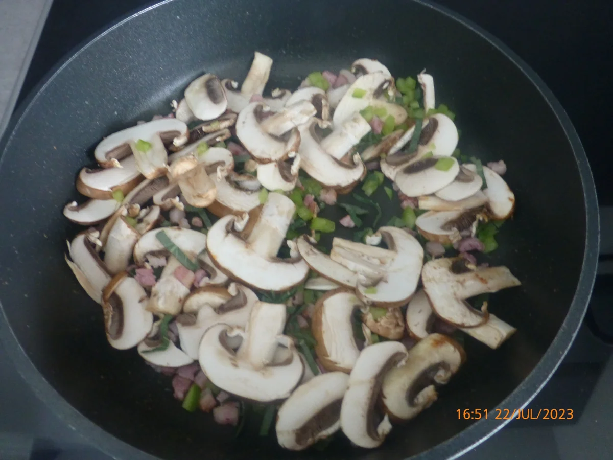 Penne mit Pilzen, Speck und Salbei - Rezept - Bild Nr. 16705