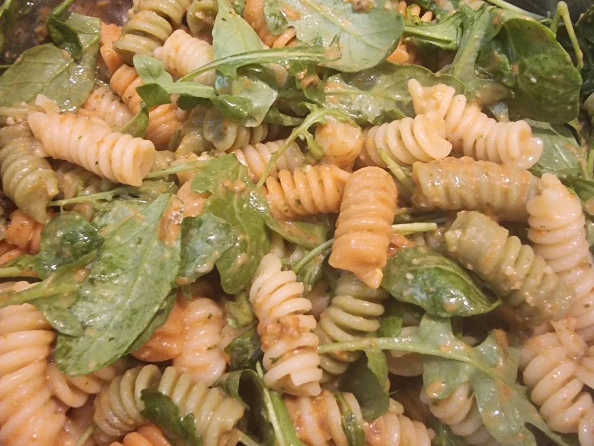 Rezept: Nudeln mit Tomaten-Zitronen -Pesto Bild Nr. 16711 Nudeln mit Tomaten-Zitronen -Pesto - Rezept - Bild Nr. 16711