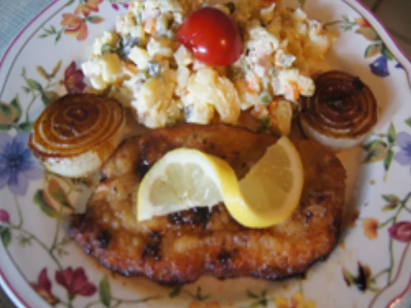 Alm-Schnitzel mit gebratener Zwiebel und tschechischen Kartoffelsalat - Rezept - Bild Nr. 16705
