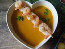 Asiatisch gewürzte Möhrensuppe mit Garnelenspieß - Rezept - Bild Nr. 2