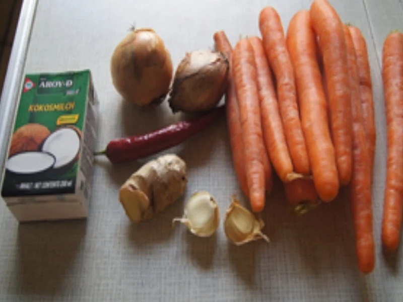 Rezept: Asiatisch gewürzte Möhrensuppe mit Garnelenspieß Bild Nr. 3 Asiatisch gewürzte Möhrensuppe mit Garnelenspieß - Rezept - Bild Nr. 3