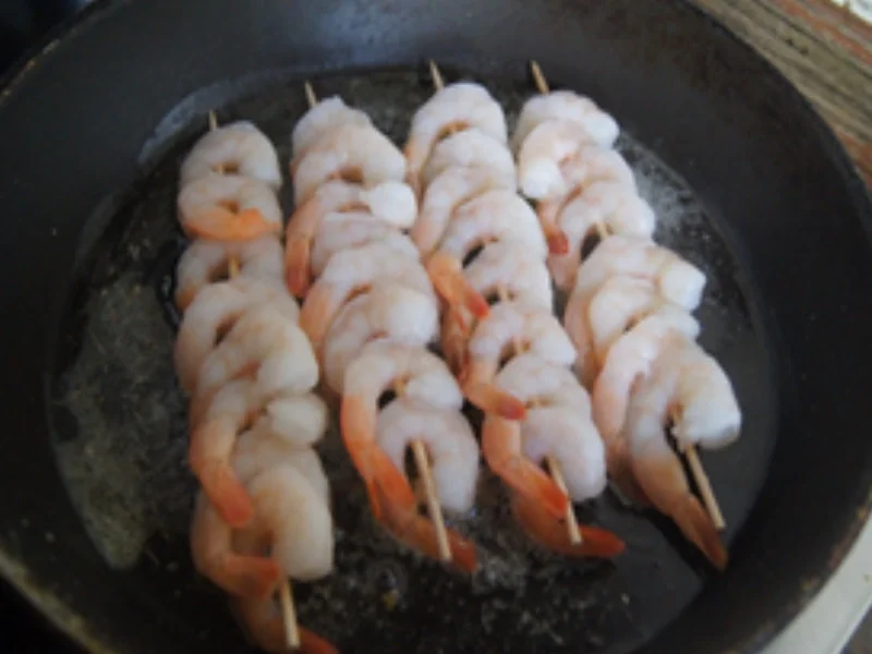 Rezept: Asiatisch gewürzte Möhrensuppe mit Garnelenspieß Bild Nr. 12 Asiatisch gewürzte Möhrensuppe mit Garnelenspieß - Rezept - Bild Nr. 12