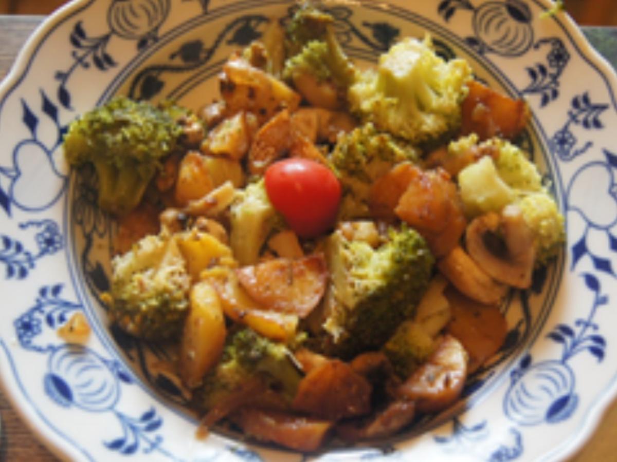 Kartoffel-Brokkoli-Champignon-Pfanne - Rezept - Bild Nr. 2