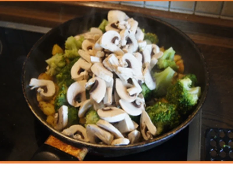 Kartoffel-Brokkoli-Champignon-Pfanne - Rezept - Bild Nr. 11