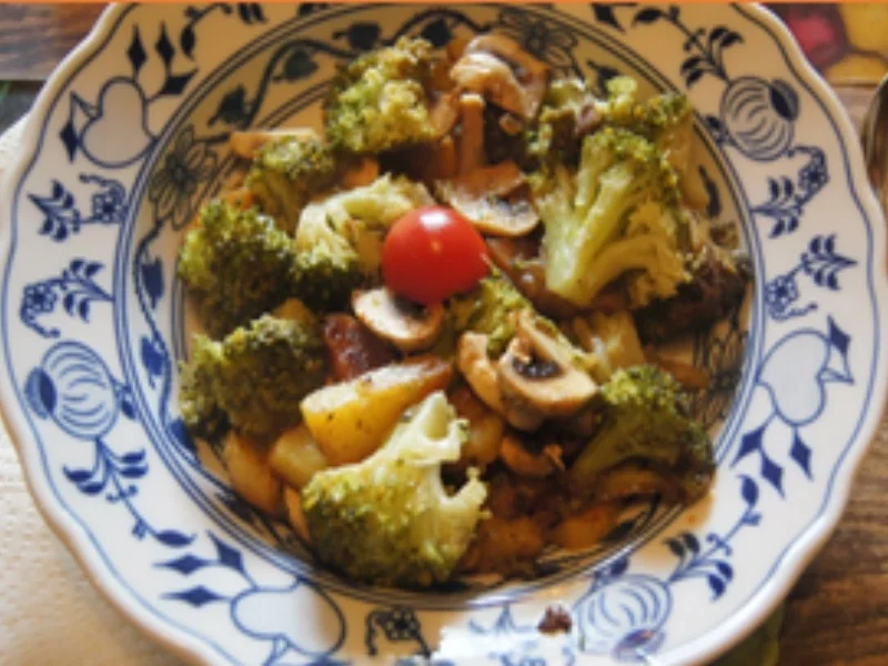 Kartoffel-Brokkoli-Champignon-Pfanne - Rezept - Bild Nr. 15