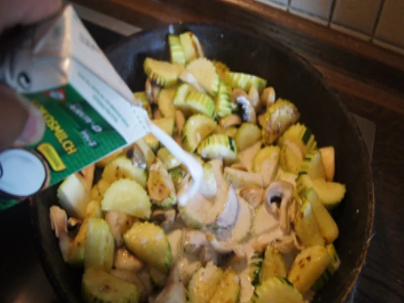 Zucchini-Champignon-Curry mit Basmatireis - Rezept - Bild Nr. 16710