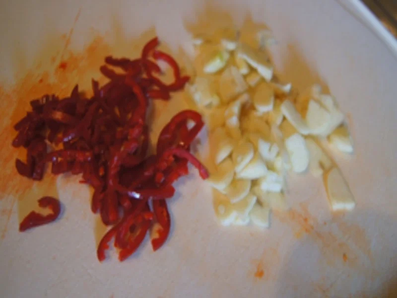 Rezept: Spaghetti aglio, olio e peperoncino mit Parmesan Bild Nr. 16708 Spaghetti aglio, olio e peperoncino mit Parmesan - Rezept - Bild Nr. 16708